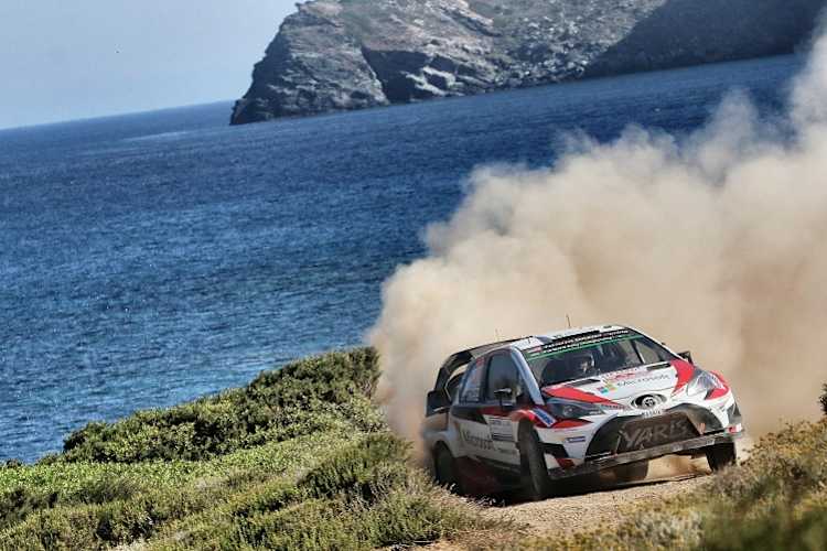 Nach dem Wasserbad auch die Sekt-Dusche für Esapekka Lappi?