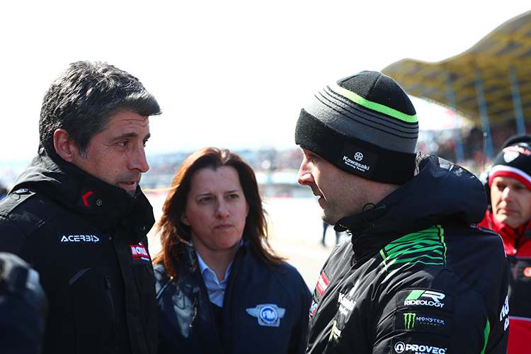 Dorna-Manager Gregorio Lavilla (li.) mit Weltmeister Jonathan Rea
