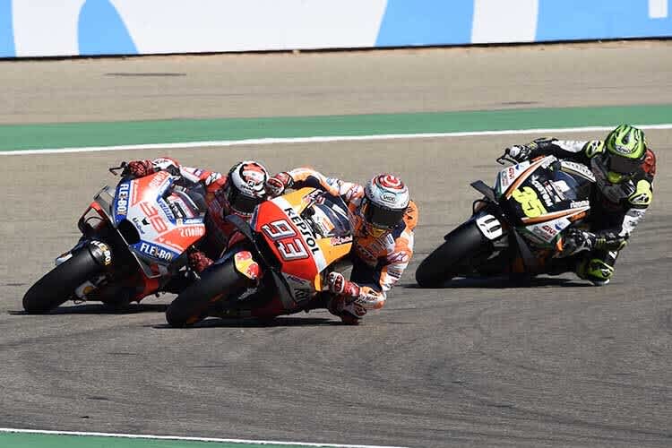 Erste Kurve in Aragón: Marc Márquez ließ Lorenzo nicht viel Platz...