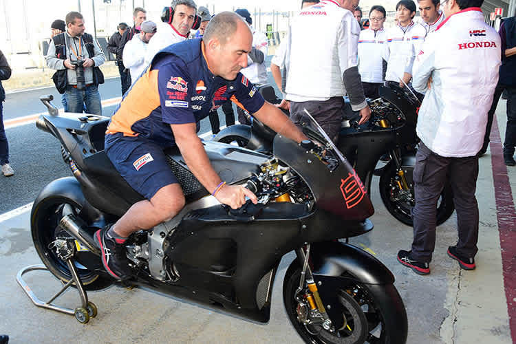 99 statt 26: Das Bike für Jorge Lorenzo ist startklar