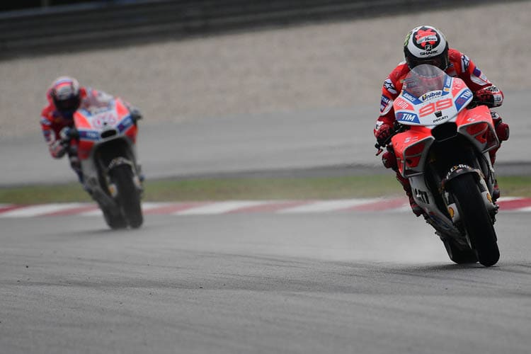 Im Rennen: Da liegt Lorenzo noch vor Sieger Dovizioso