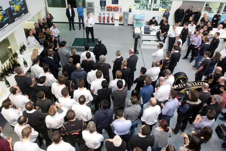 Renault-Chef Carlos Ghosn gab grünes Licht, in Enstone knallten die Korken