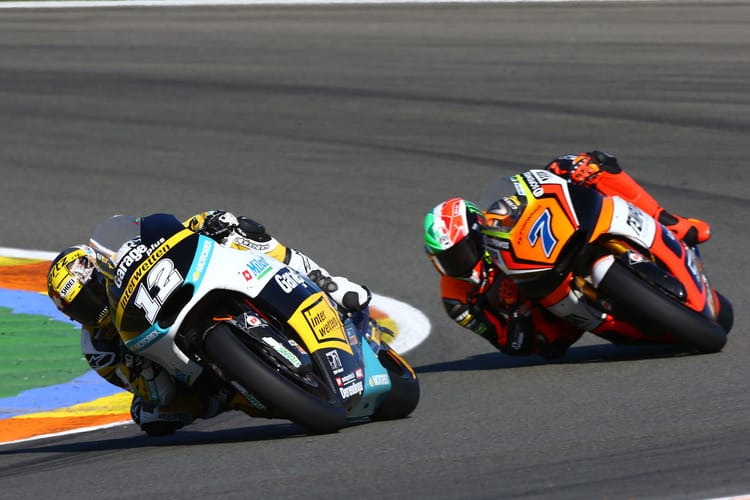 Valencia-GP: Tom Lüthi (12) vor Lorenzo Baldassarri (7)