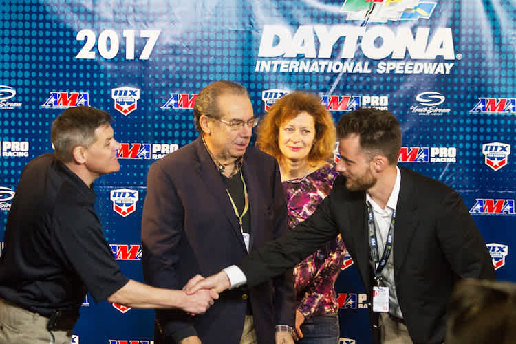 Youthstream und 'MX Sports Pro Racing' arbeiten künftig in den USA zusammen