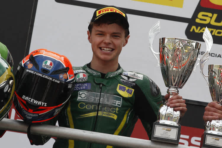 So jubelt Tarran Mackenzie in der Britischen Meisterschaft