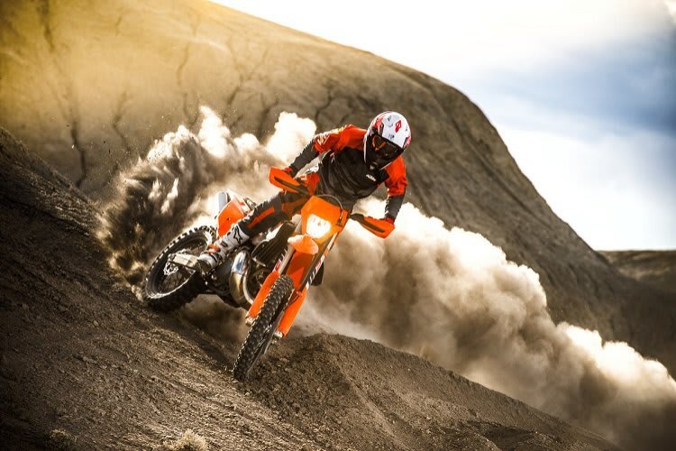 Noch schnell eine leichte Zweitakt-Enduro mit Vergaser geholt: 900 KTM 300 EXC wurden 2016 verkauft