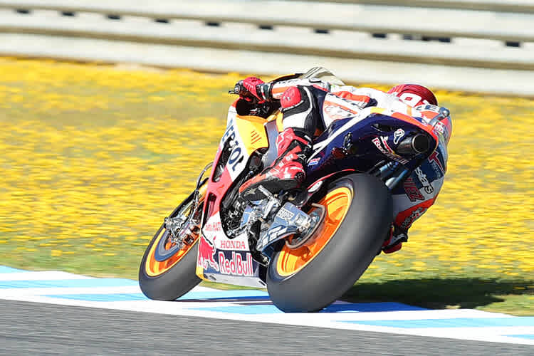 Jerez-GP 2015: Marc Márquez hält trotz des gebrochenen kleines Fingers an der linken Hand ganz vorne mit