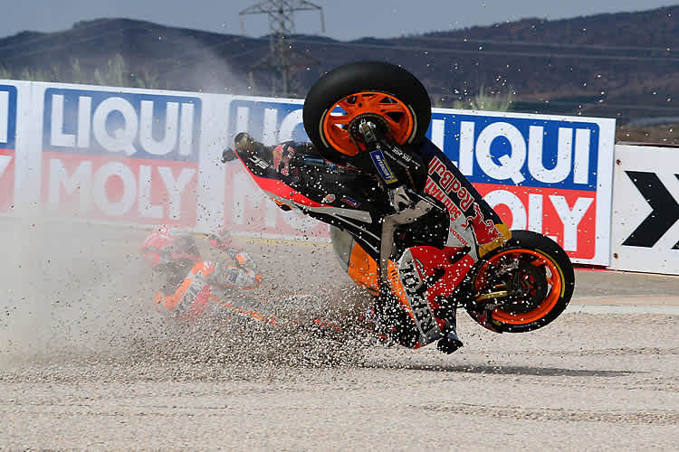 Marc Márquez stürzte im zweiten freien Training