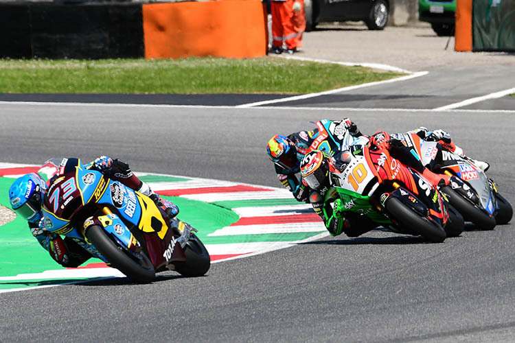 Sieger Alex Márquez vor Luca Marini (10) und dem Intact-Duo