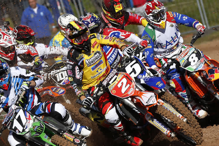 US Champion Jeremy Martin (5) hinter Julien Lieber, daneben Tommy Searle (17) und Antonio Cairoli (8)