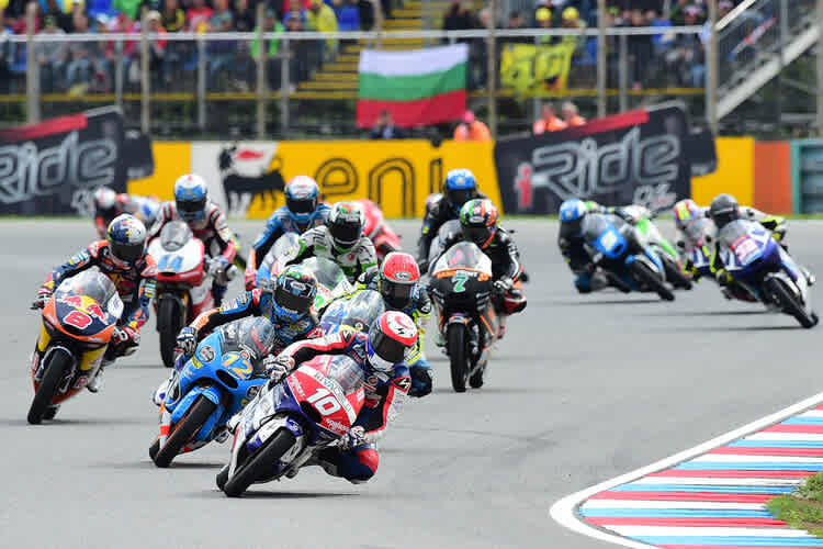 Masbou vor seinen Moto3-Konkurrenten