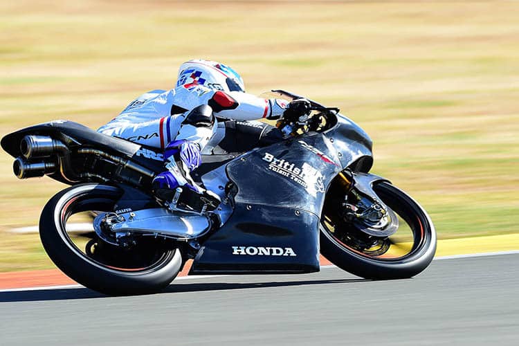 John McPhee auf der Honda des British Talent Team in Valencia