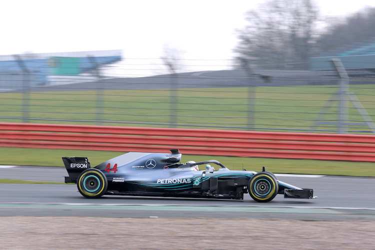 Die ersten Meter des neuen Silberpfeils in Silverstone