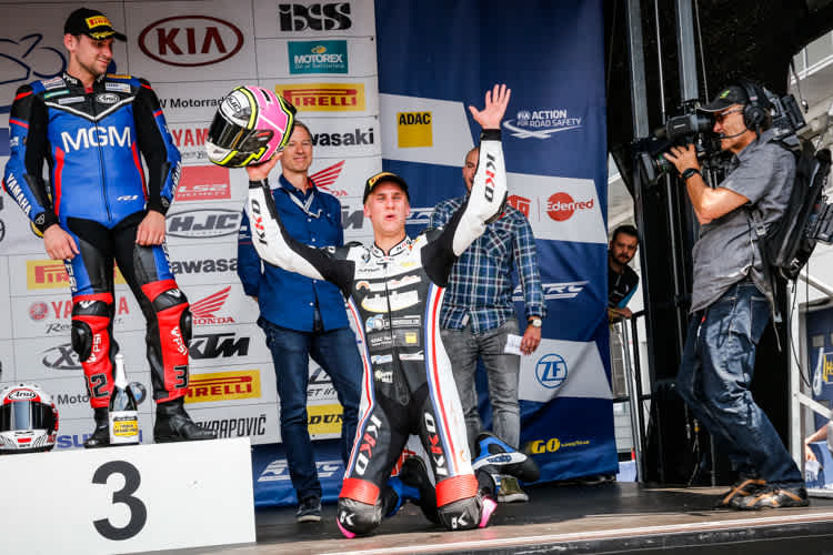 Der Schleizer gewinnt Lauf 1