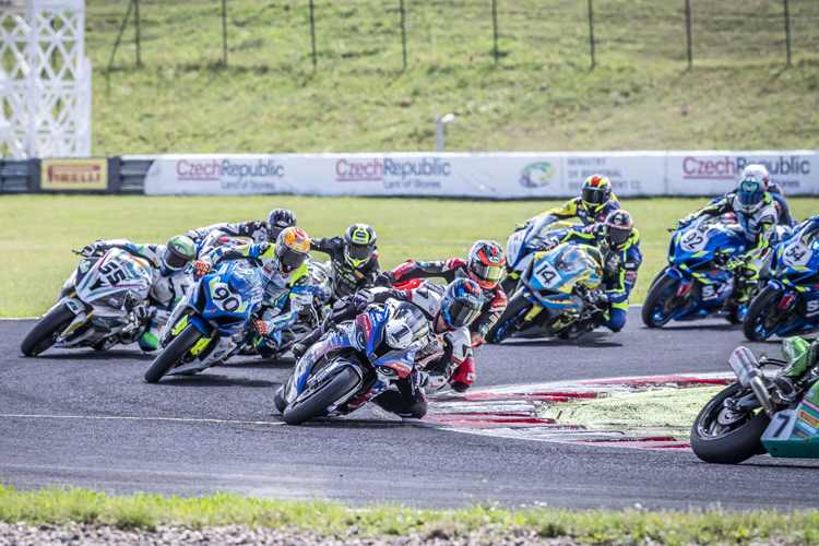 Mikhalchik (1) ist mittendrin