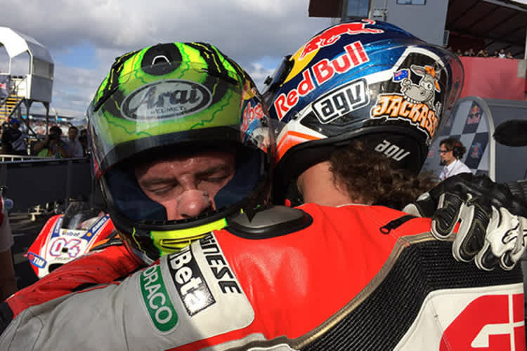 Im Parc Fermé von Las Termas: Cal Crutchlow und Jack Miller jubeln