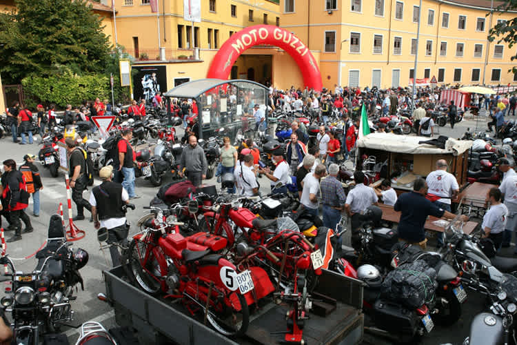 25.000 Fans besuchten 2016 das Moto Guzzi-Werk