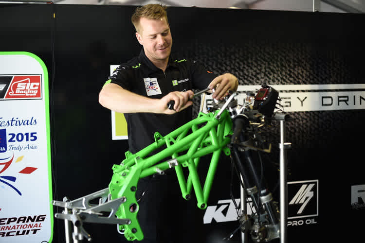 Eine Moto3-Maschine kostet zirka 400.000 Euro pro Saison