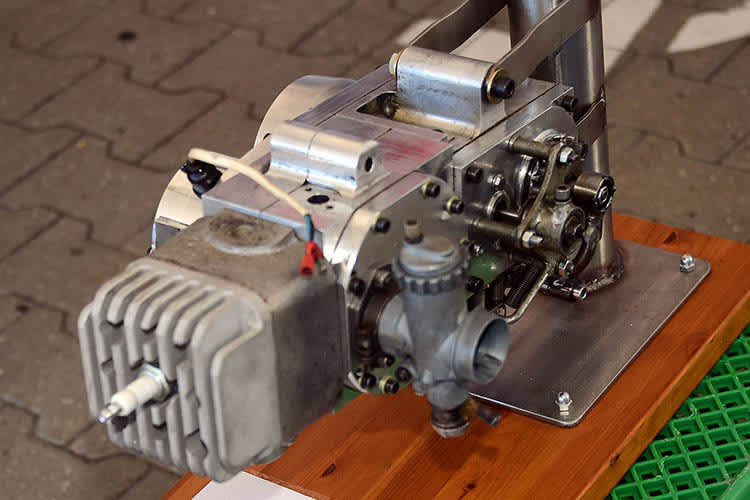 Ein Jamathi-Motor aus dem Jahr 1972