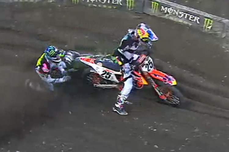 Die rennentscheidende Szene in Foxborough: Musquin fährt Tomac ins Bike, Tomac geht zu Boden