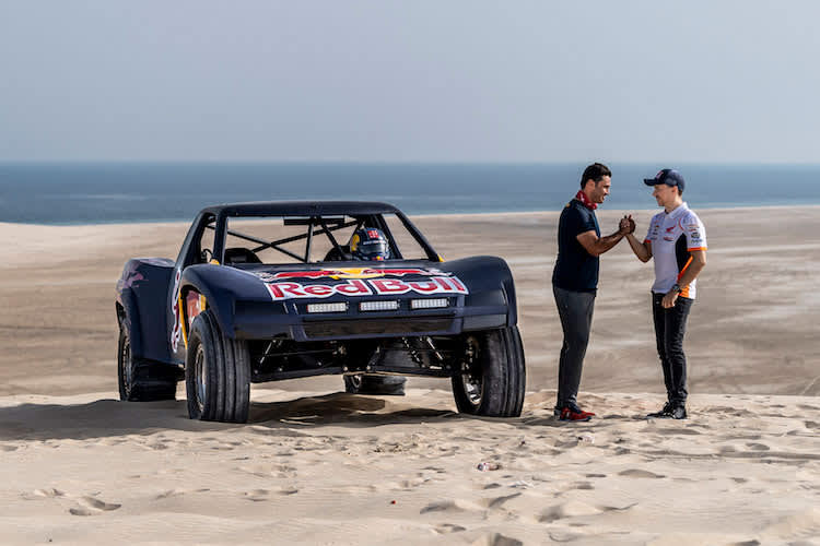 Nasser Al Attiyah und Jorge Lorenzo trafen sich bei Doha in der Wüste