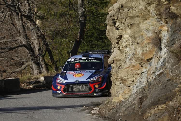 Thierry Neuville als Hyundai-Retter auf Rang fünf