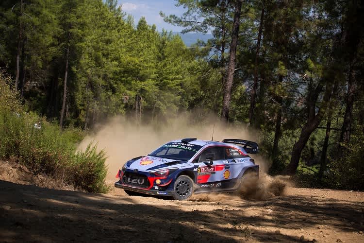 Thierry Neuville hofft in Wales auf einen problemlose Rallye