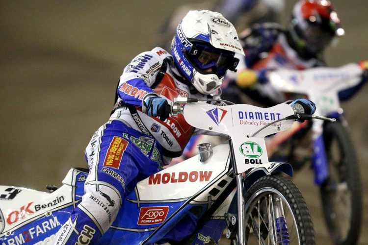 Das Fernsehen war live dabei, als Nicki Pedersen in seiner Box ausflippte