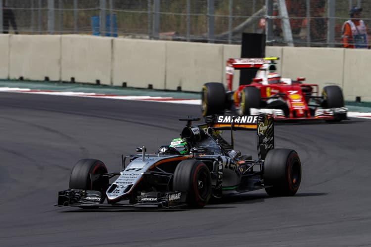 Kein Vorbeikommen: Auf der Strecke hatte Nico Hülkenberg die roten Renner aus Maranello im Griff