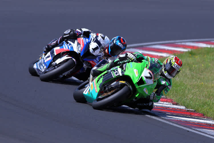 Nigon wird gejagt von Mikhalchik