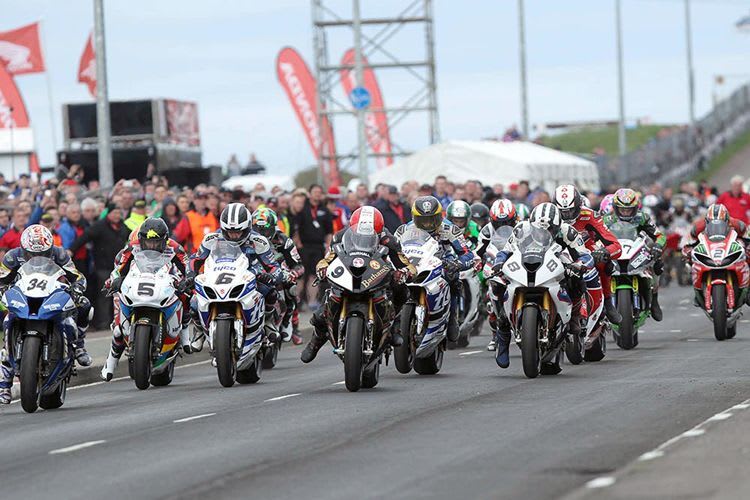 North West 200: Start der Superbikes 2014