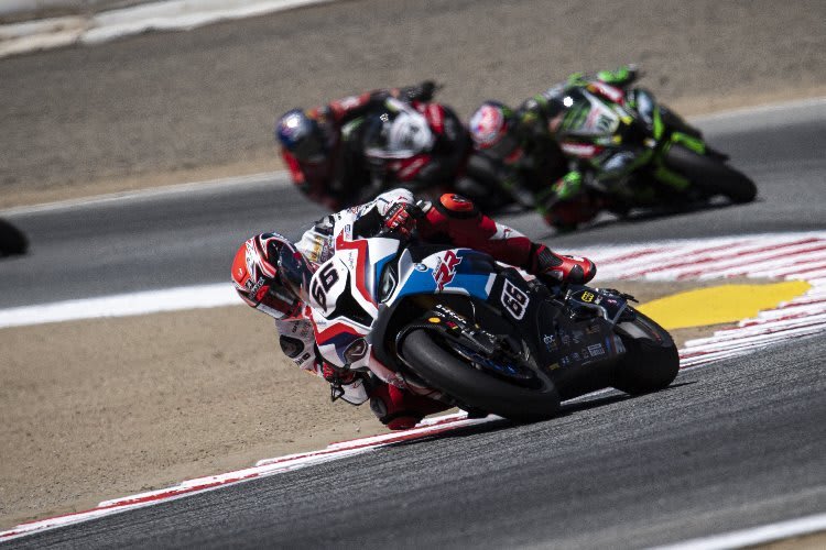 Tom Sykes zeigt mit der BMW beeindruckende Leistungen