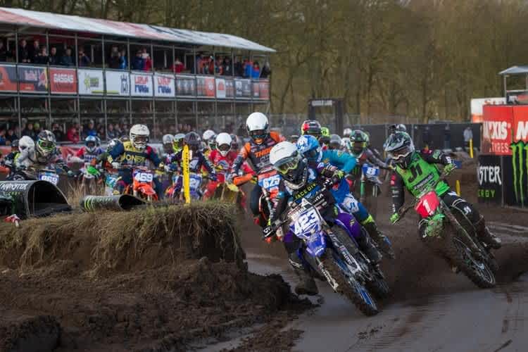 Papenmeier (#423) gewinnt den Start!