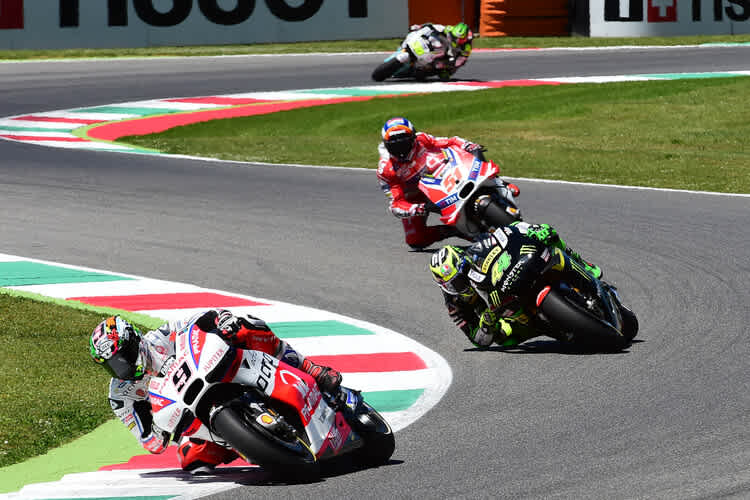 Danilo Petrucci und Pol Espagaró vor Michele Pirro