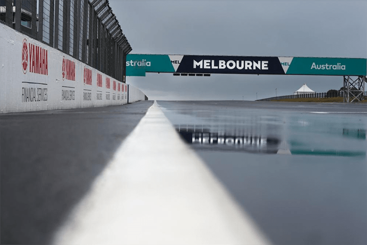 Die Testarbeit auf Phillip Island wurde am Mittwoch durch Regenschauer immer wieder gestört