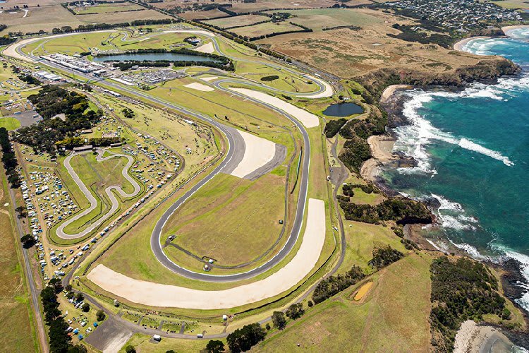 Phillip Island liegt unmittelbar an der Küste