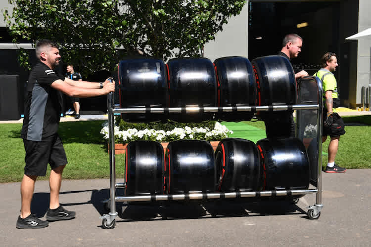 Was wird Pirelli für die Saison 2016 vorbereiten?