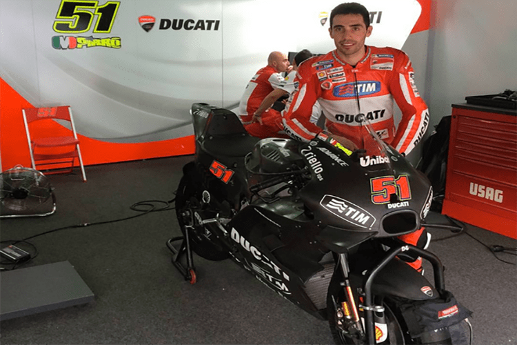Michele Pirro mit der Ducati Desmo16 in Sepang