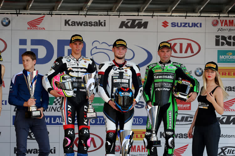 SBK Lauf 1: Ilya Mikhalchik darf in der Mitte Platz nehmen