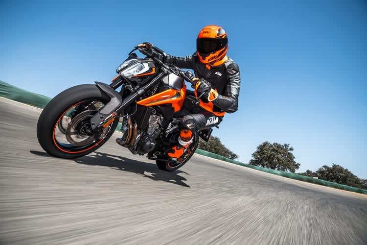 Die KTM 790 Duke darf angesichts der kompletten Ausstattung als Schnäppchen bezeichnet werden 