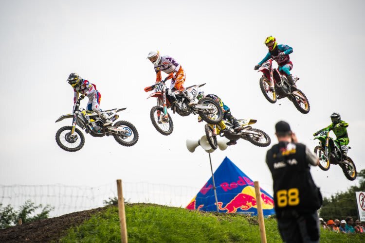 Hermann Tomczyk sah in Gaildorf fliegende MX-Bikes