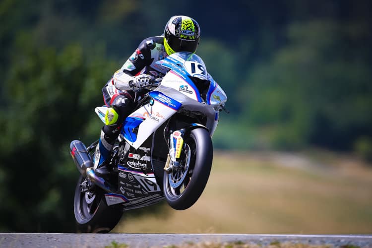 Die BMW will bewegt werden