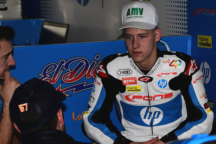 Fabio Quartararo in der Box des Pons-Teams