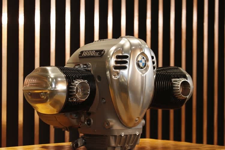 Yuichi Yoshizawa und Yoshikazu Ueda von Custom Works Zon präsentieren die Departed - mit 1800er Boxermotor? 