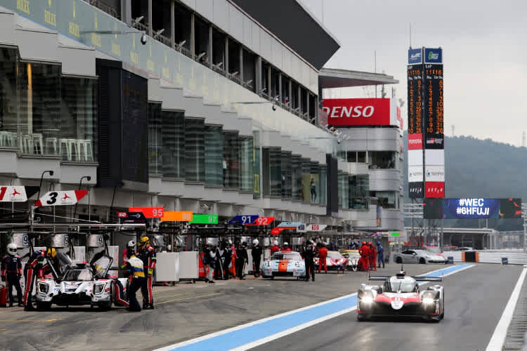 Dominiert bei der FIA WEC in Fuji: Der Toyota TS050 Hybrid von Sébastien Buemi, Kazuki Nakajima und Fernando Alonso