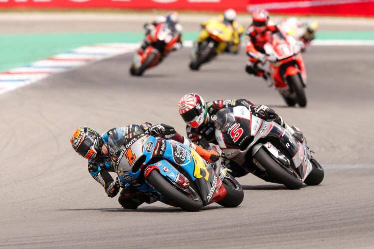 Tito Rabat vor Johann Zarco und Sam Lowes