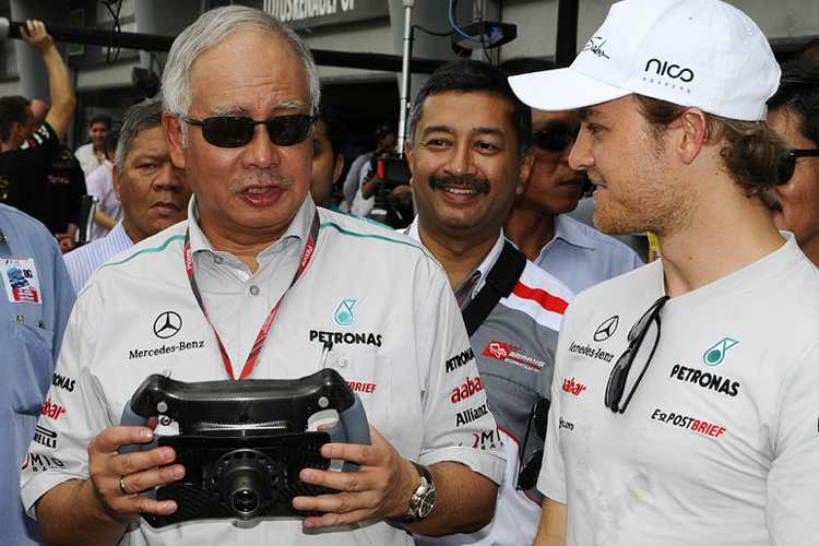 Premier-Minister Razak ist Formel-1-Fan