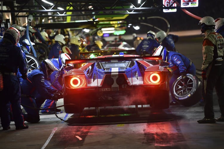 In der IMSA-Boxengasse geht es manchmal richtig heiß her