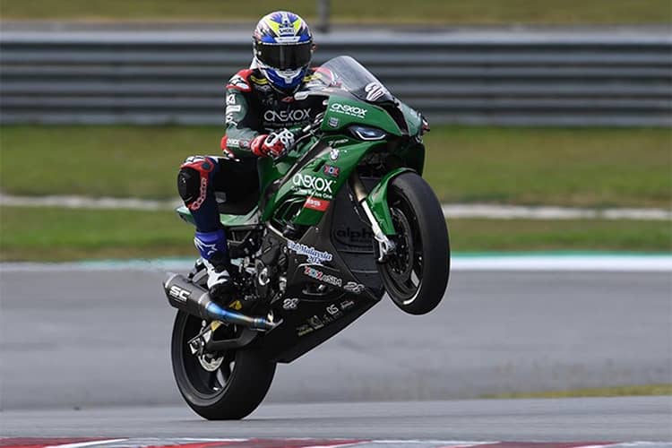 Markus Reiterberger vor dem späteren Siegerteam GMT94 Yamaha