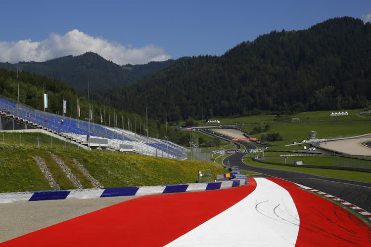 Der 4,3 km lange Red Bull Ring: Hier die Ausfahrt aus Kurve 1